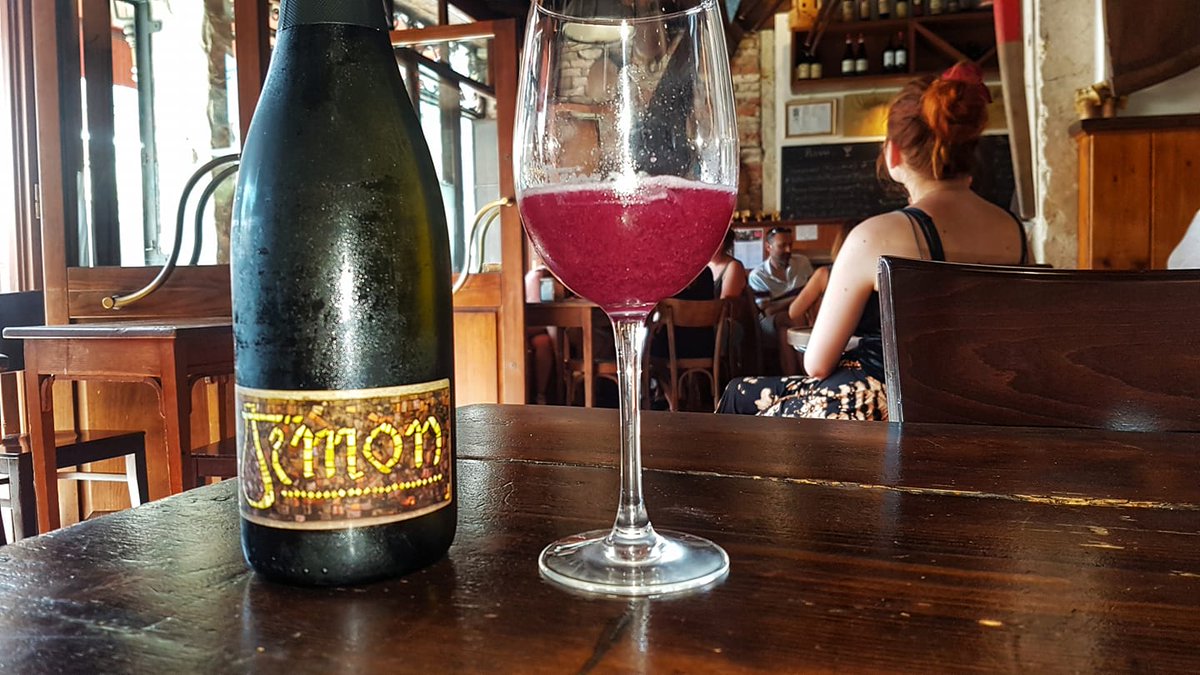 AlTimonVenezia's tweet photo. È tornato il Lilo, l'aperitivo del Timon 🥂
#altimon #drink #aperitivo https://t.co/Ns9IJrRAbU