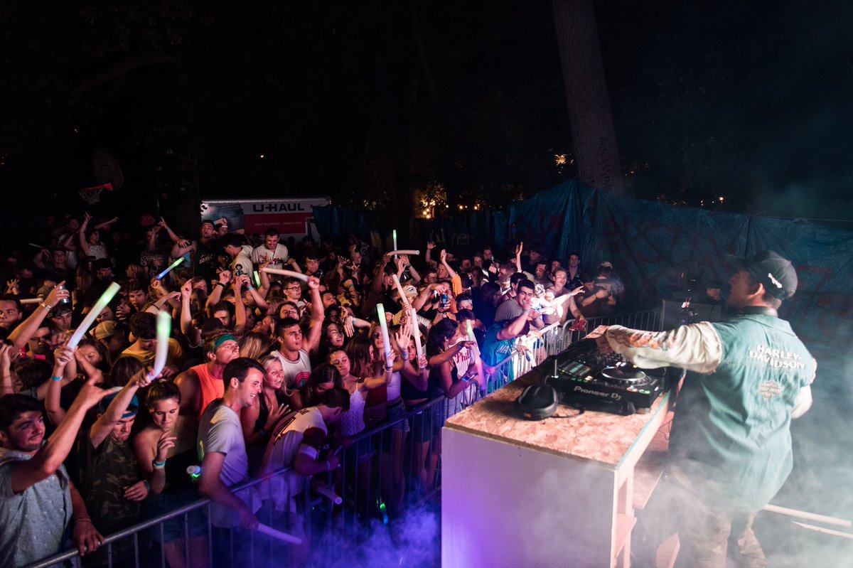 AustinJamesDJ's tweet photo. a weekend to remember in Michigan ⚡️⚡️ the boys were straight actin a fooool https://t.co/gkC6C7FHXh