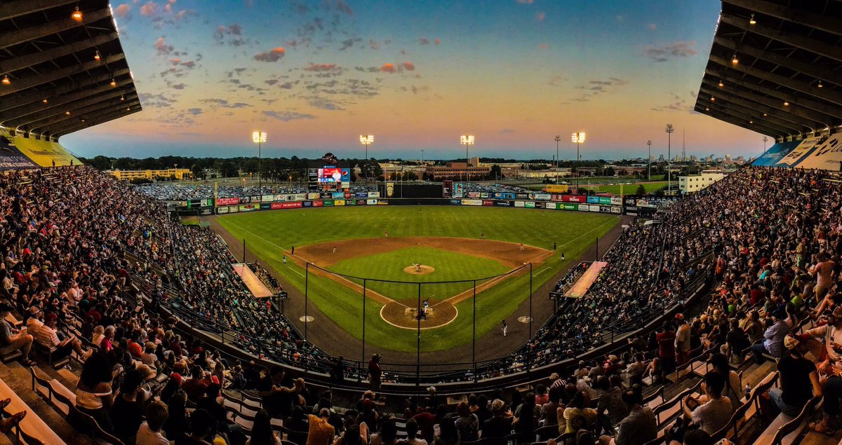 GoSquirrels's tweet photo. 400,321 fans in Funnville this year.

Our 10th season was truly incredible. Thank you Squirrels fans! https://t.co/moA382OsJl