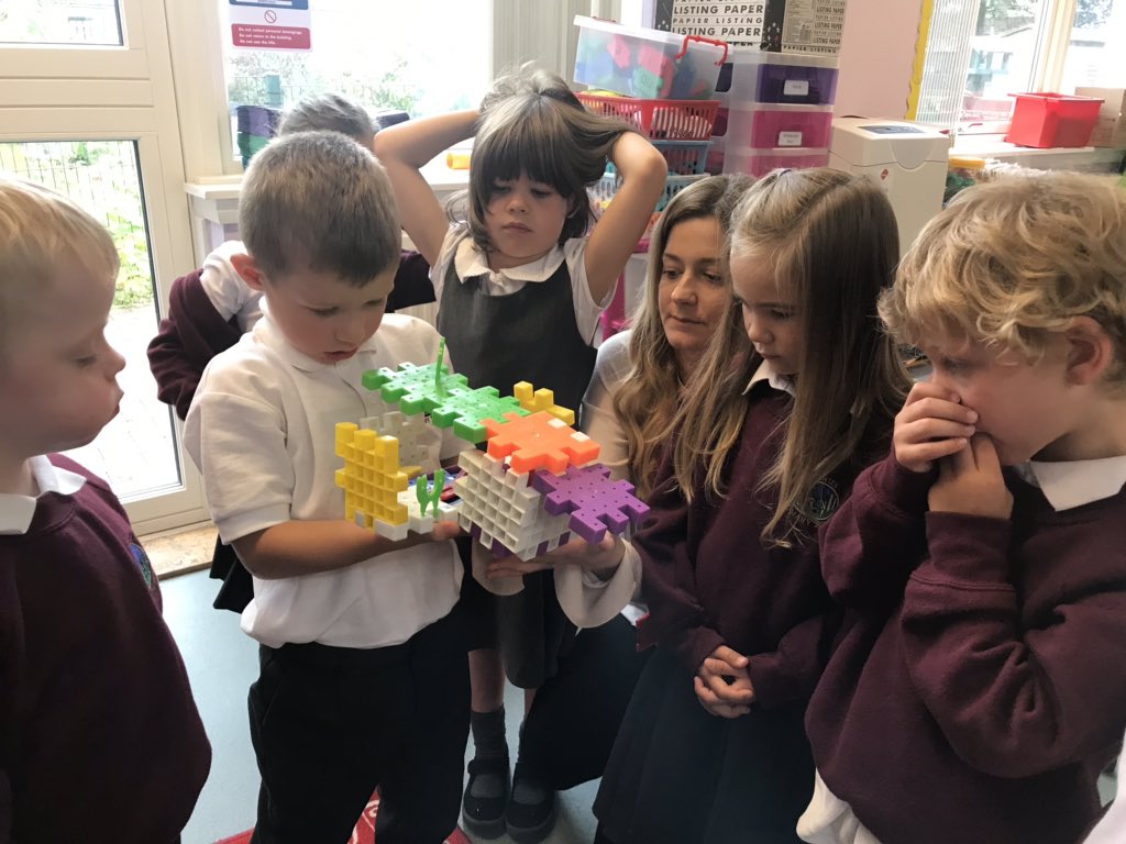MissGraham_DP's tweet photo. The children did a great job of explaining their models to the class. I enjoyed hearing all about their fantastic designs. #sharingourwork #celebratingwork https://t.co/2xZ3jSoT4b