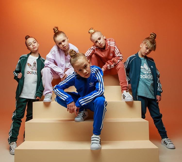 TheBeastKids's tweet photo. season 2019/2020 is officially open🔥 let’s make it the most unforgettable | new faces & @idanceorlando girls joins us!💛 @DKTDofficial @TheBeastKids https://t.co/MH6MWngXd3