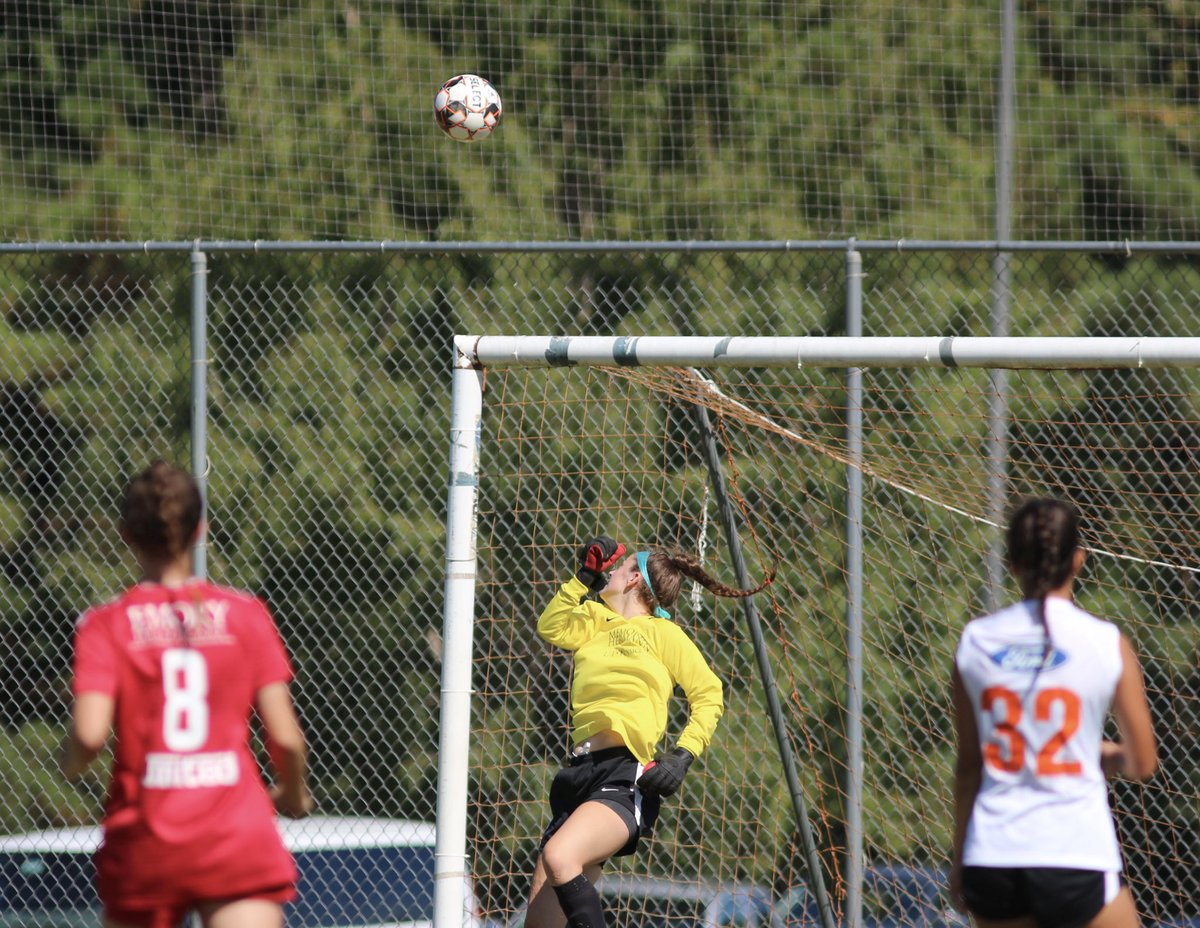 ⁦<a href="/taylorrrsoccer/">taylor sanderson</a>⁩ with a tip over ⁦@DynamoDashYouth⁩ ⁦<a href="/WestCoastGK/">West Coast GK</a>⁩