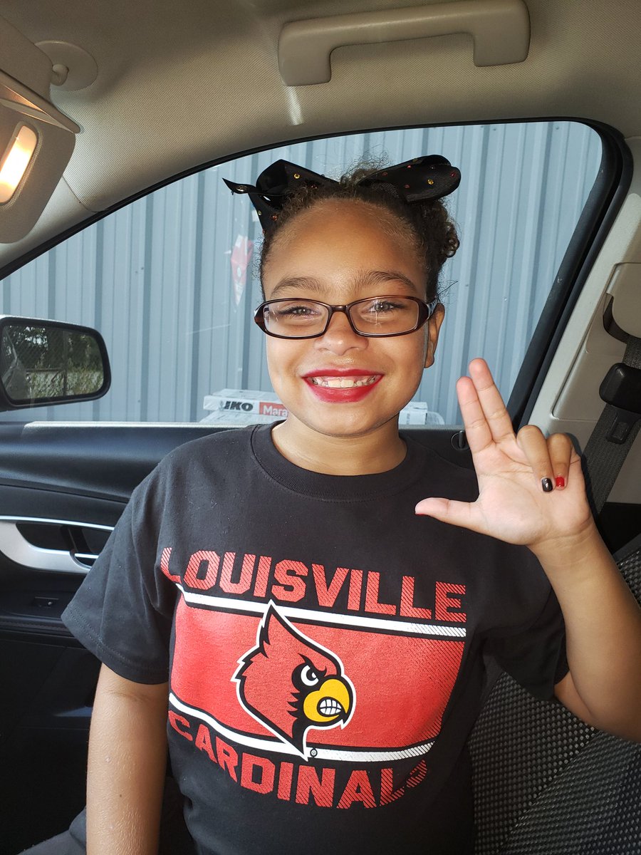 DivakimKim's tweet photo. She's ready for her 1st UofL football game!! 

#GoCards #L1C4 #CMB https://t.co/c3tifh29h8