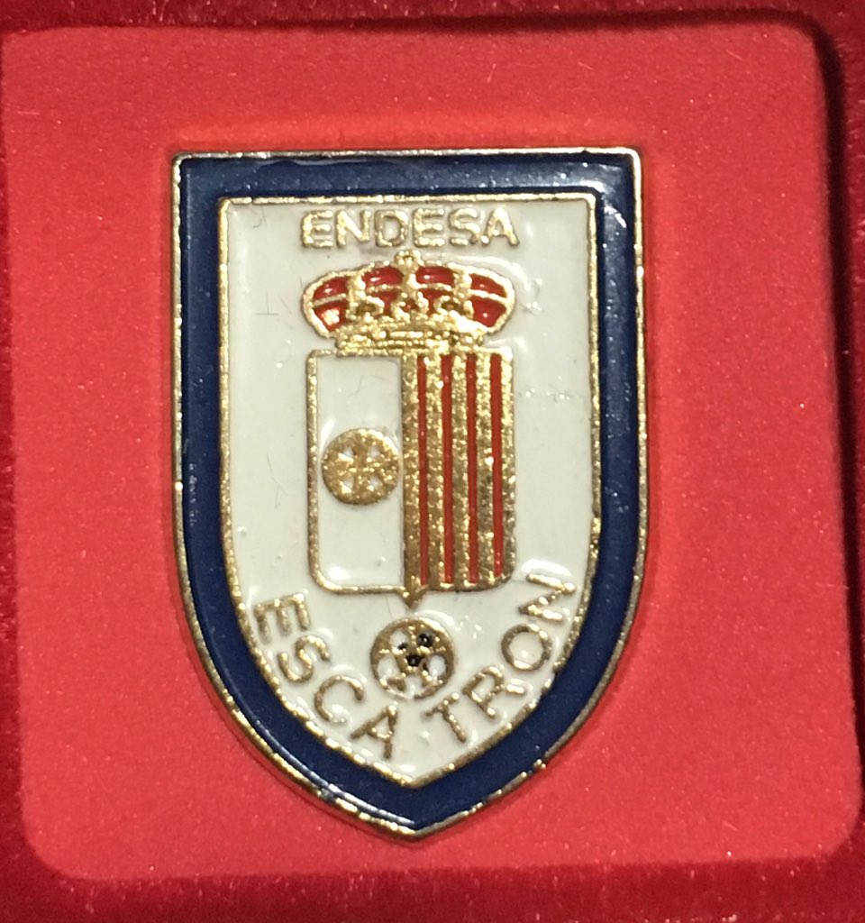 Pinsdefutbol's tweet photo. @Ivansm97 @DrPercheles @eibarsestaoX @futbolretroes @dart10n @Futboler4 @FutbolModestoEs @LaGuia2B @2aDivisionB @ViveSegunda @LaLiga @LaLigaenDirecto @TerceroBronce Mi pin del Endesa Escatron https://t.co/rOroOcBzfd