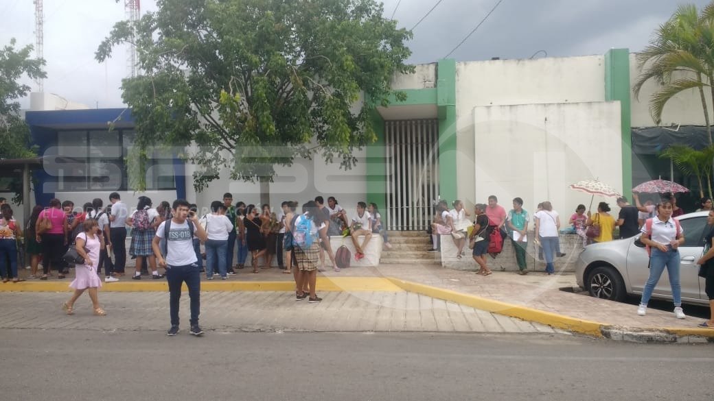SIPSENOTICIAS's tweet photo. #YUC Así las filas para tramitar la credencial del #SITUR https://t.co/nqp1unTl1j