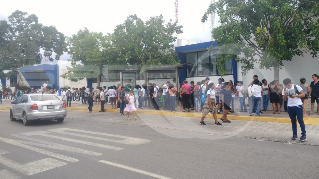 SIPSENOTICIAS's tweet photo. #YUC Así las filas para tramitar la credencial del #SITUR https://t.co/nqp1unTl1j