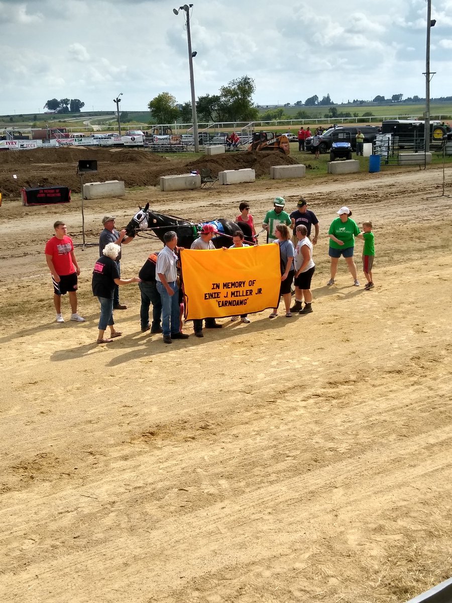 WIHarnessRacing's tweet photo. Race 7, ended in dead heat, between ROCK REGAL and. STORMIN RUSTLER in 2.01 flat. Driven by Gabe Wand and Danny Carey. Congratulations to both drivers!! https://t.co/JQxfGrSSiB