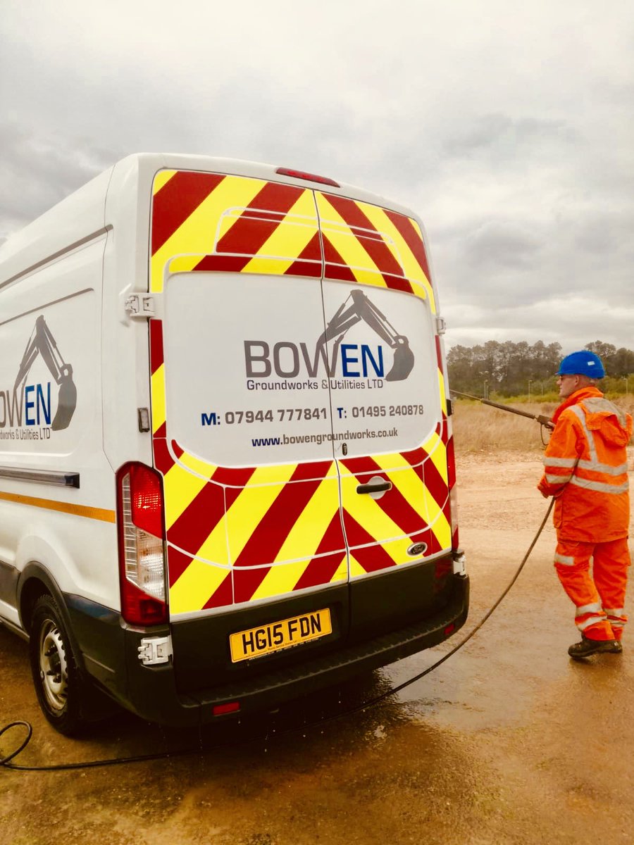 BowenGroundwork's tweet photo. The Boss Is On The Way.. Get The Jetwash Out ๐ค๐
#Fleet #Vehicle #Crew #SignWrite #Signage #Logo #Promotion #CrewCab #Transit #Ford #Website #Chas #ConstructionLine #NewVan #MoneyMaker #Transport #Fuel #OverTheBridge #Transportation #Groundworks #Demolition #Construction https://t.co/iTs6E6i6iT