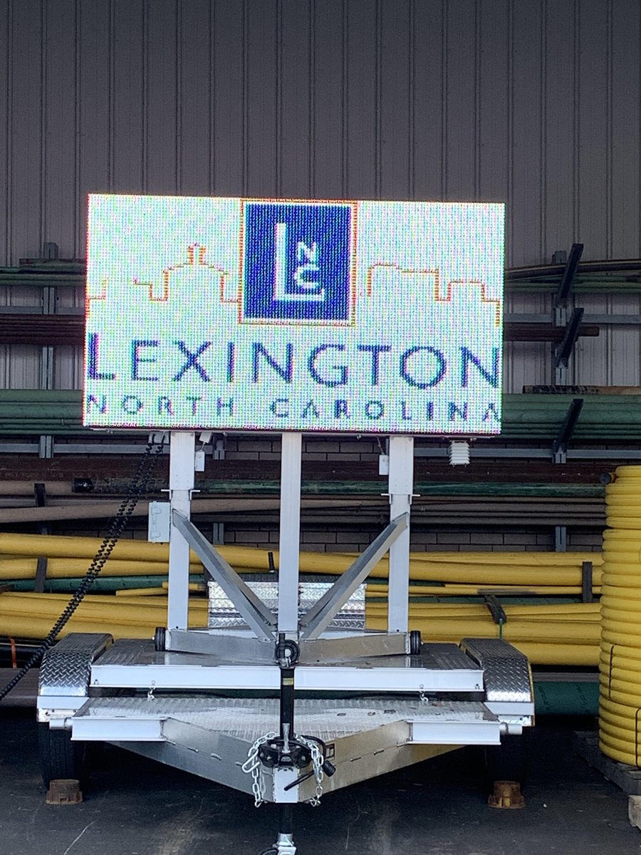 lexdispatch's tweet photo. Lexington purchases portable messaging device https://t.co/pIrtQ3WxzY https://t.co/9OLuEr0cuw