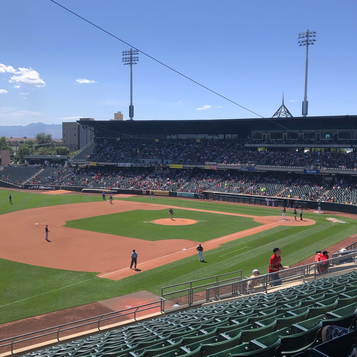 RandyatFairways's tweet photo. Not going to lie, it’s a little warm today at @SmithsBallpark for the last @SaltLakeBees game of the season.
#findtheshade #baseball @pcl_ca 🔥
#labordayweekend
Thanks @wesleyabc4 @sueweeksruff1 https://t.co/aSxpB9zPO3