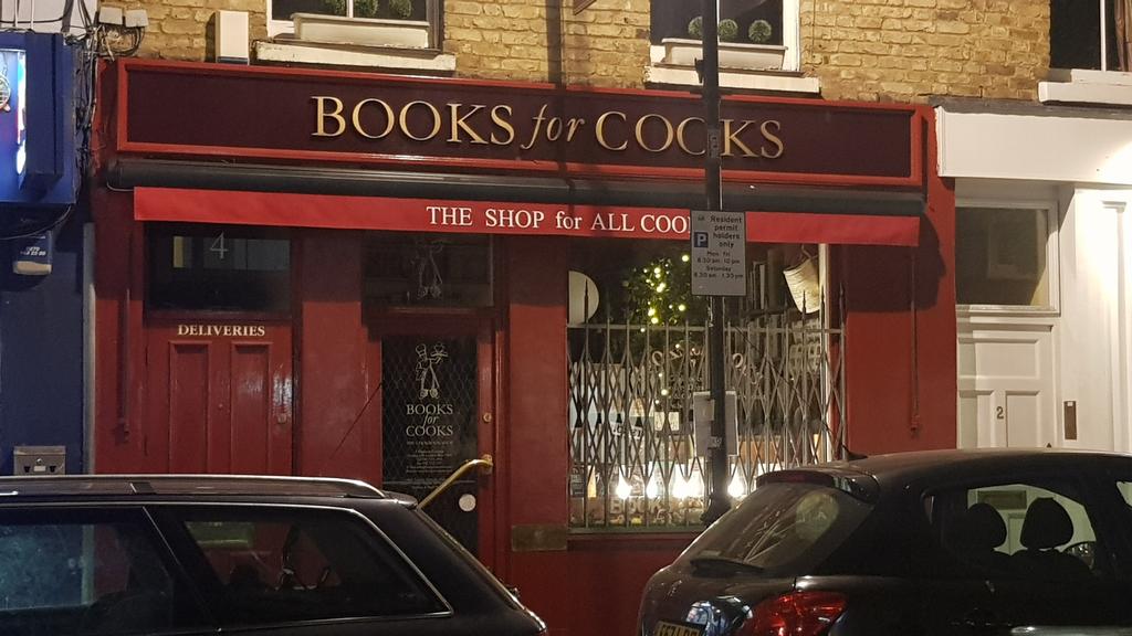 MartinSLewis's tweet photo. Just did a double take as I walked past this catering bookshop!!! https://t.co/e9W3uY11MB