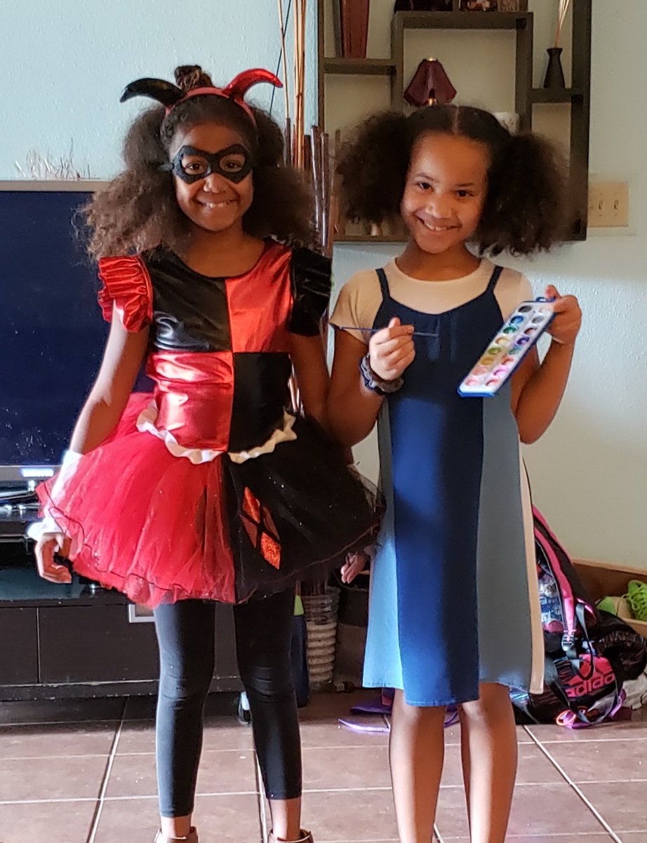 MsHallScience's tweet image. Had some Evers' friends over for a fashion show. Great Labor Day Weekend. 
#JordanMSLegends
#RomerosRegulators
@JordanNISD