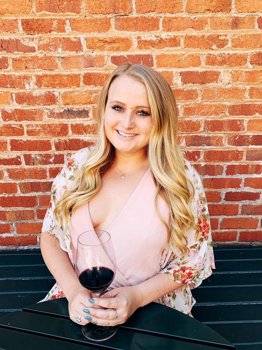 KatyNelson4's tweet photo. Popping off my birthday month the right way 🍾 #napa #elizabethspencerwinery https://t.co/TAfIDUyLxz