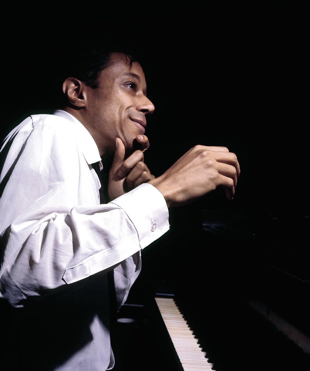 <a href="/CharlieParkerKC/">Charlie Parker</a> #HappyBirthday #HoraceSilver
bit.ly/2Z9bxzs
This #Jazz #HardBop pioneer walked into the light June 2014. Founder of #TheJazzMessengers w/ #ArtBlakey (2019 Centennial). Super funky cool; brilliant impact on #Jazz, #Rock, #HipHop.
#NYTimes obit 
nyti.ms/2Lfjv6p