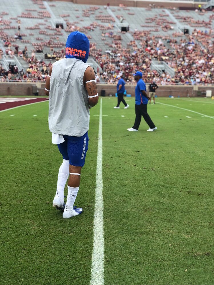 king_khalil2's tweet photo. Woke Up Feelin Dangerous 2️⃣🦍 #BleedBlue https://t.co/AwRTSfV5v2