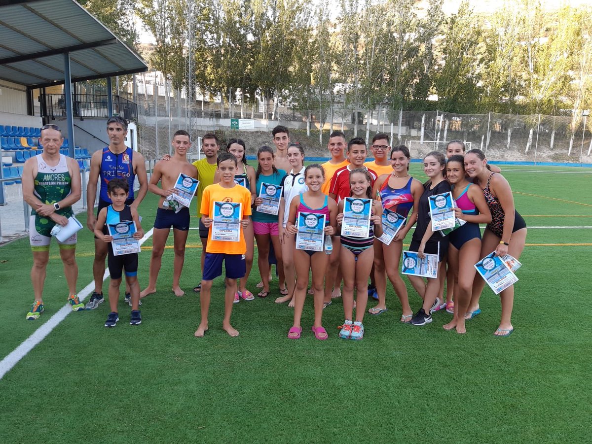 Mencisport's tweet photo. 📸 Os dejamos algunas imágenes del #Acuatlón que se ha celebrado esta tarde en las instalaciones deportivas del Calatraveño. El Ayuntamiento de #DoñaMencía y la empresa local @DxocioSL fueron las encargadas de la organización. https://t.co/xWQg7tDBod