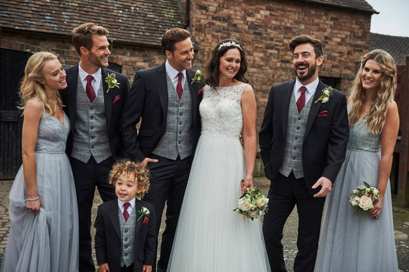 suitsnewbury's tweet photo. #Winter #wedding season is on the horizon, and if the #groom isn't fully kitted out yet, give us a call! We offer beautiful wool #suits, highland #tartan and #tweed, as well as other traditional winter wedding touches. For more information, see here: https://t.co/q6TdFQL42w https://t.co/dnfId9Ar8W