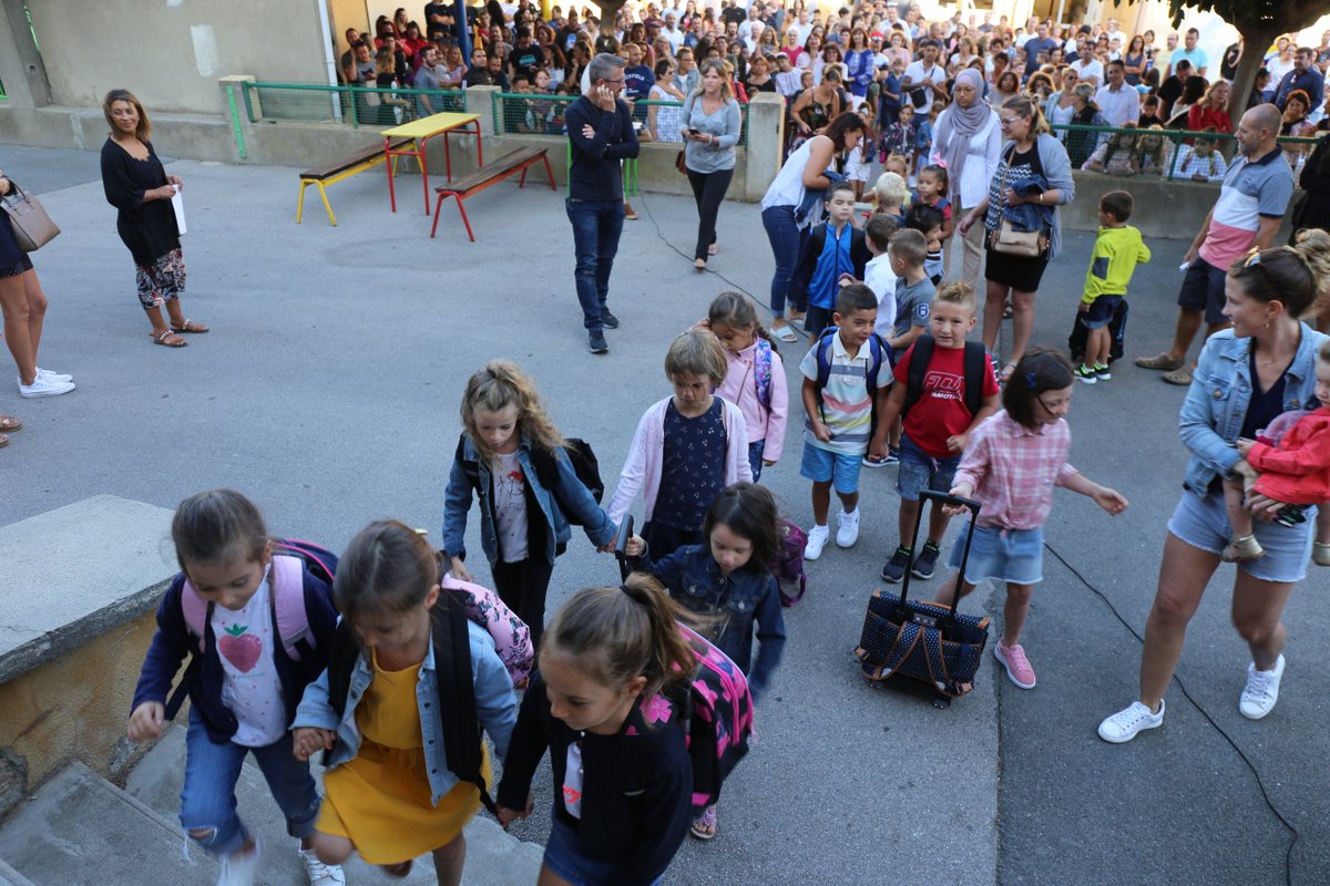 Sallesdaude's tweet photo. La rentrée à la maternelle de #Salles d'#Aude. https://t.co/R5m59F23lY