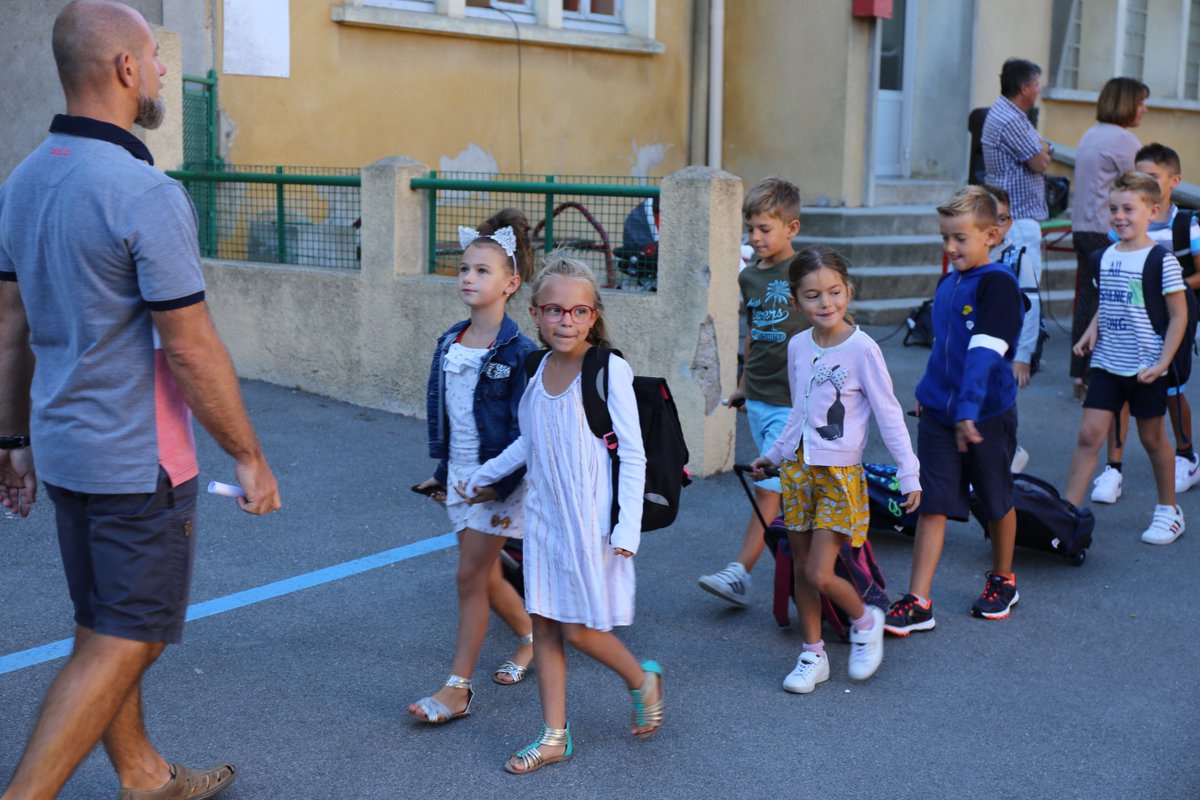 Sallesdaude's tweet photo. La rentrée à la maternelle de #Salles d'#Aude. https://t.co/R5m59F23lY