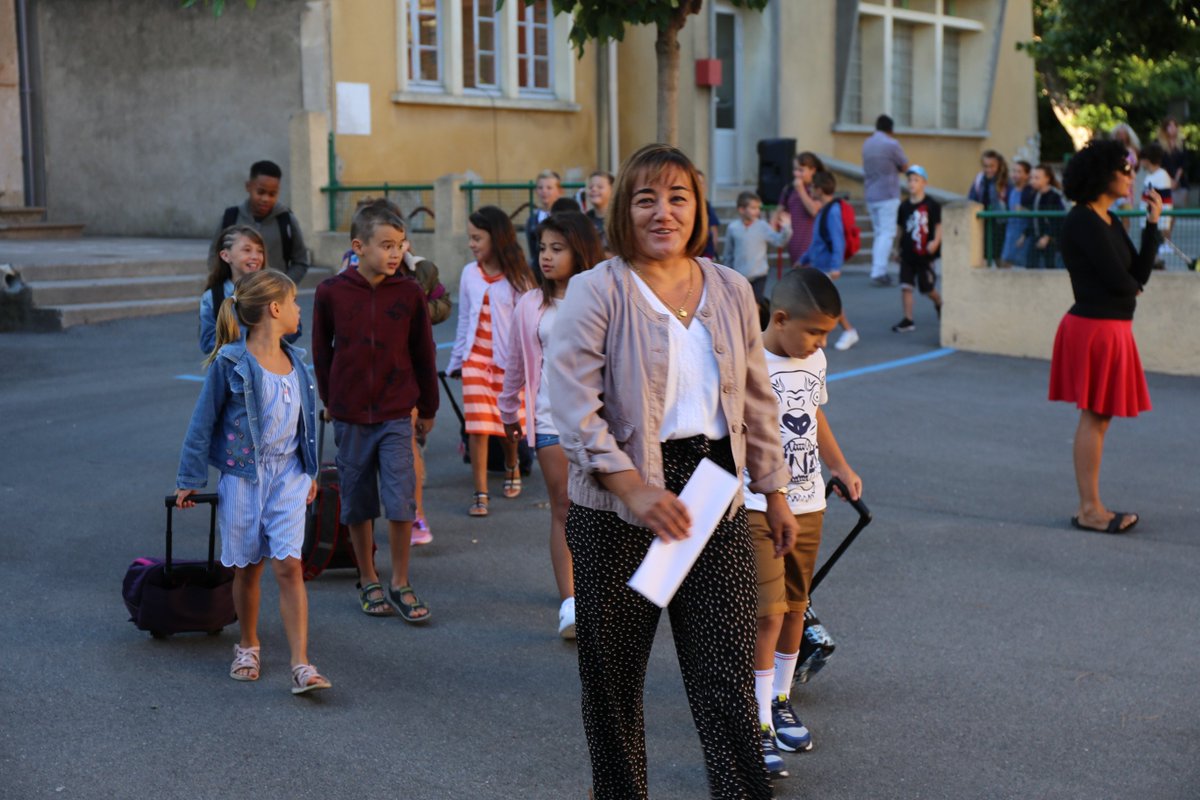 Sallesdaude's tweet photo. La rentrée à la maternelle de #Salles d'#Aude. https://t.co/R5m59F23lY