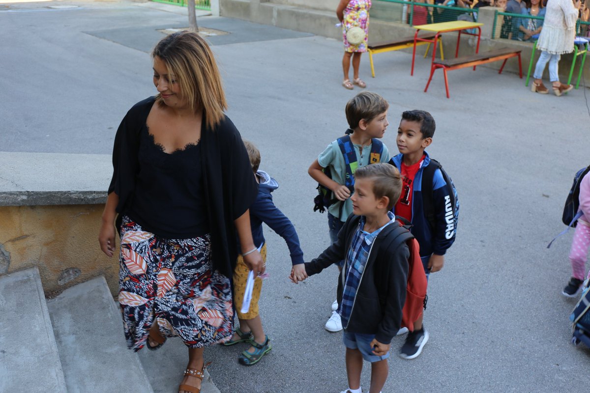 Sallesdaude's tweet photo. La rentrée à la maternelle de #Salles d'#Aude. https://t.co/R5m59F23lY