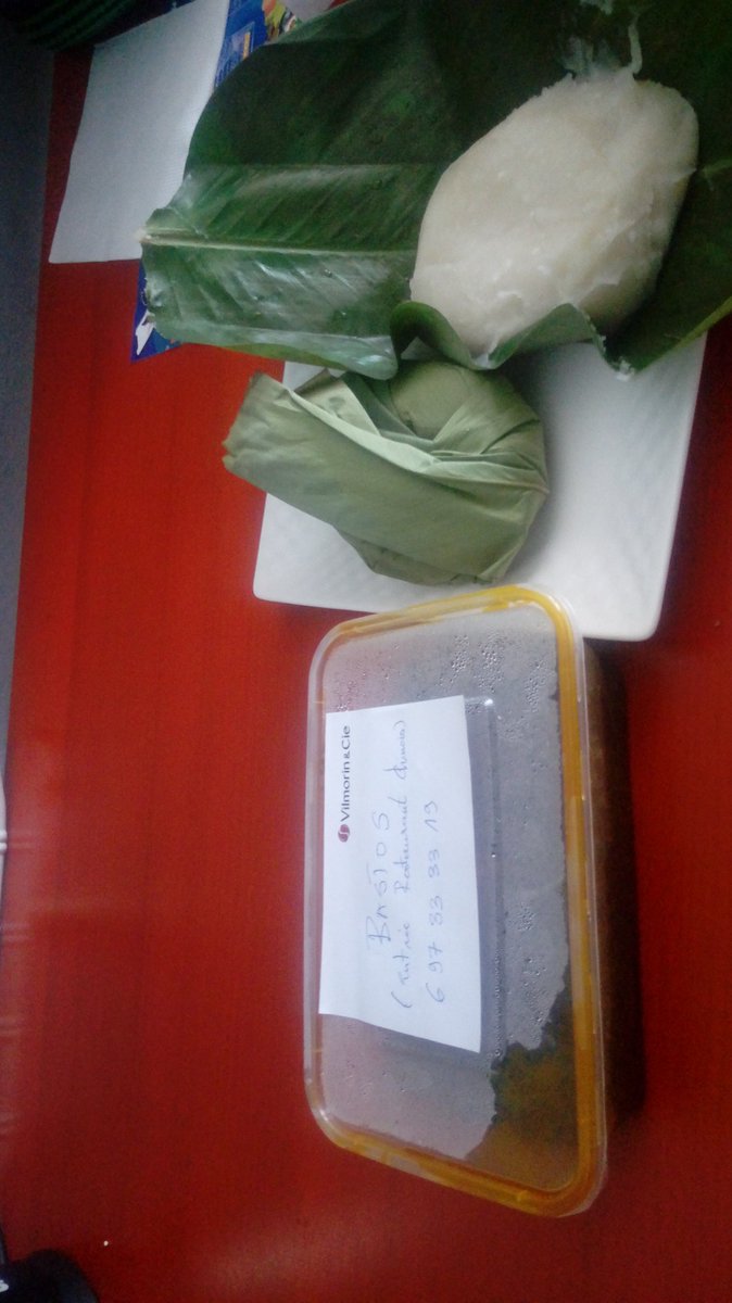 Sandrah_Oh's tweet photo. C'est venu me trouver au travail. Ma tête quand j'ai vu les feuilles. 😂😂😂😂😂
Merci @mamy_eru. C'était excellent as usual. Et puis j'adore le nouveau conditionnement. Les feuilles et une gamelle réutilisable.
Service de livraison impeccable assuré par @CallGet3. https://t.co/mcU5F9k5K9
