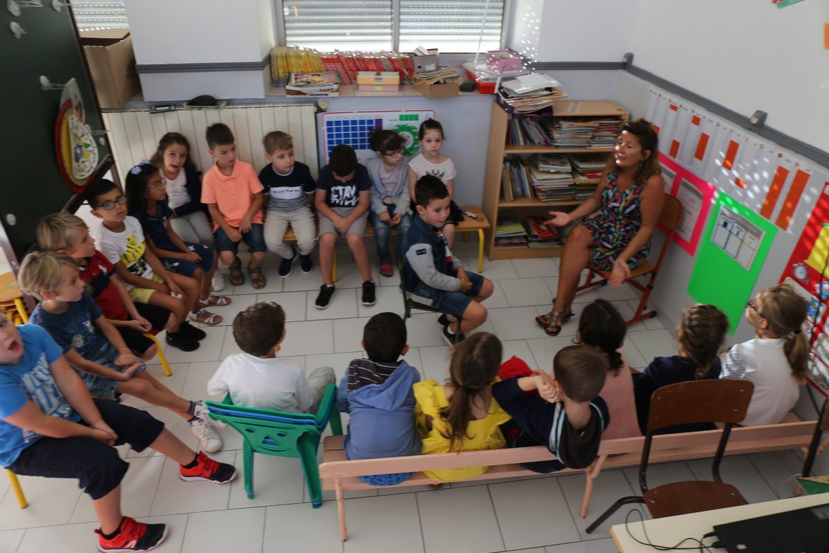 Sallesdaude's tweet photo. La rentrée à l'école primaire de #Salles d'#Aude. https://t.co/ZZls04ylZt