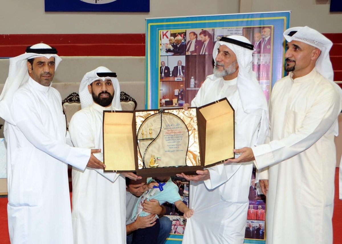 kuwaitkarate's tweet photo. جانب من حفل تكريم رئيس واعضاء مجلس ادارة الاتحاد الكويتي للكراتية للمدير الفني السيد / محمد صادق السلطان https://t.co/tyb7daWgGI