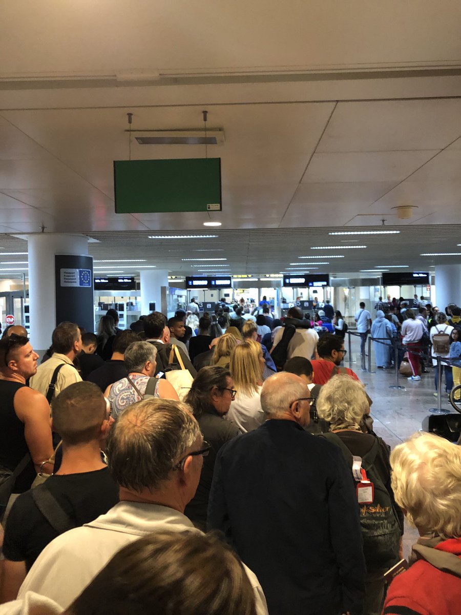 DoinaGabriella's tweet image. #automatedbordercontrol - not! @BrusselsAirport what is the point of having an automated border control for EU citizens if you keep it closed? That is definitely not how I imagined spending my night. P.S: The queues behind are even larger