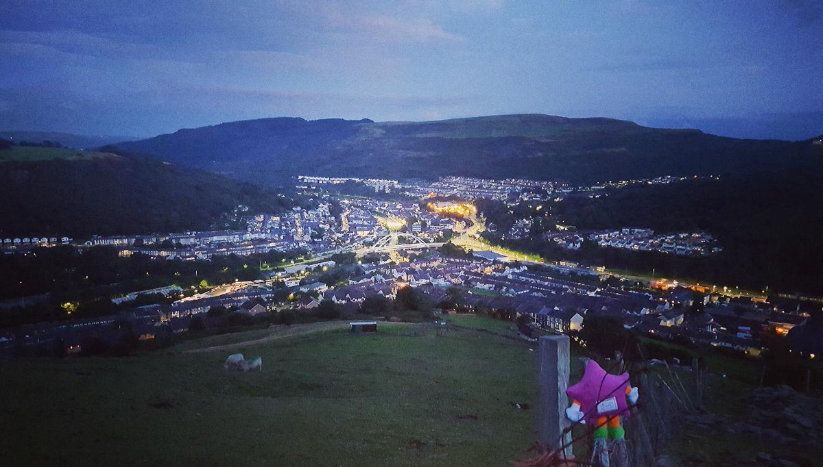 Flaxandrelax's tweet photo. Seren fancied a different view tonight #cavsteptember https://t.co/ibNVHUMF1E