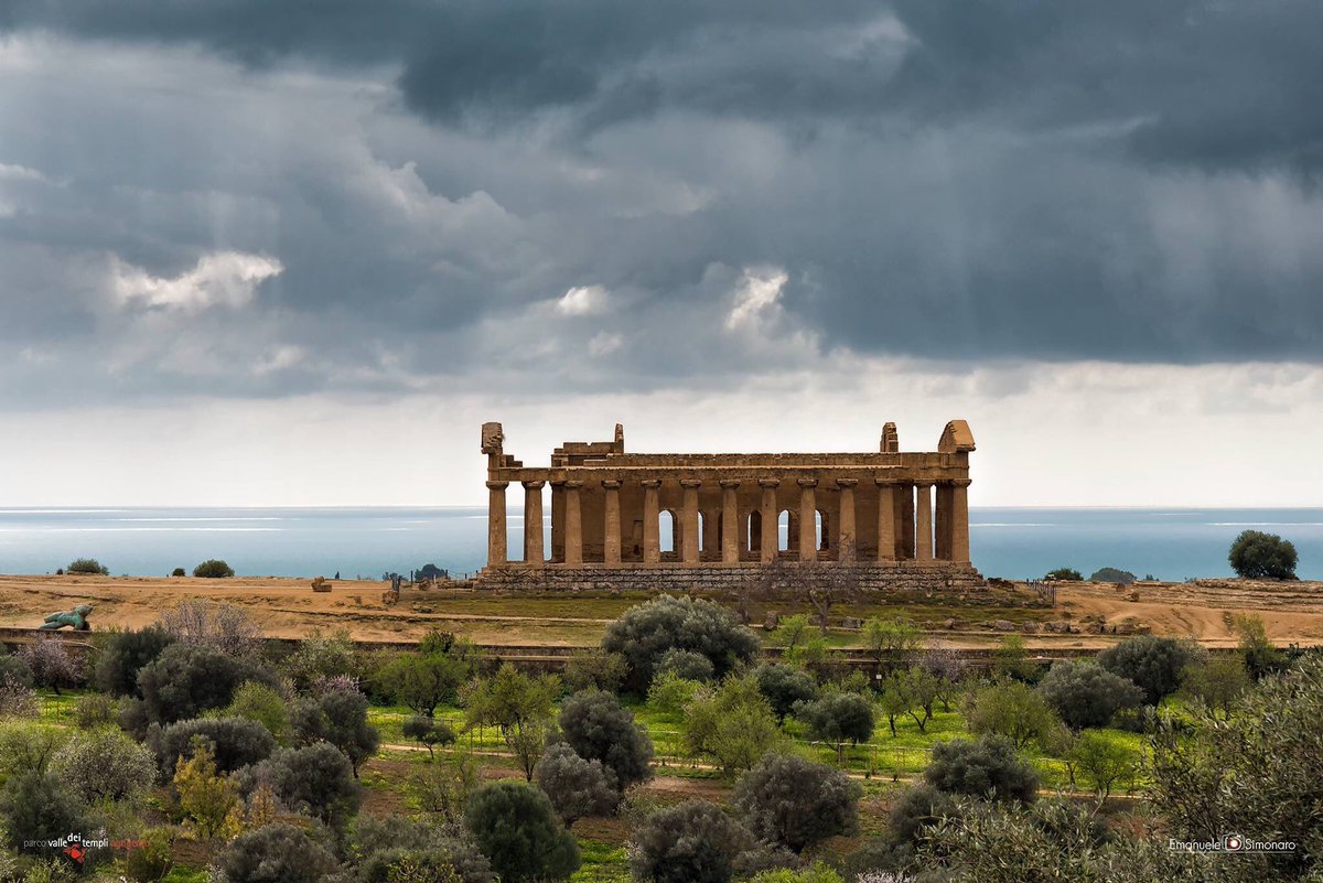 esimonaro's tweet photo. Valle dei Templi #tempiodellaconcordia @VisitSicilyOP @VisitAgrigento @Regione_Sicilia https://t.co/zhUPmJWJHQ