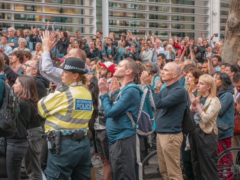 DerbyChrisW's tweet photo. I believe I was the only MP to attend today’s demo called by @rogerwaters outside the Home Office against the continued imprisonment of Julian Assange. His outrageous treatment is an assault against freedom of speech and journalism. He must be released immediately. #FreeAssange https://t.co/3BhxU2Hb6f