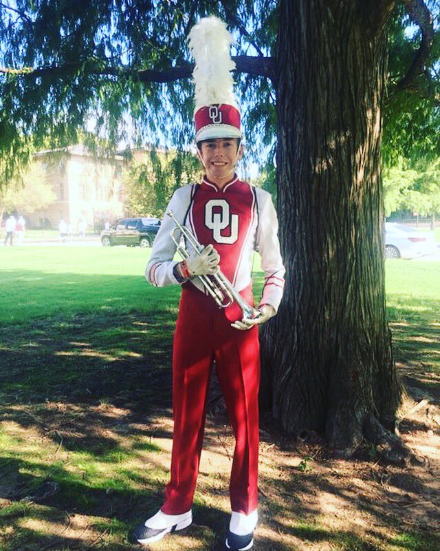 collegiateband's tweet photo. This @WCSKS Alum just kicked off his 3rd year with the Pride of @UofOklahoma Marching Band! Way to go, @jukebox_herooo !!
#WichitaCollegiateBandFAM
#AlumsAllOverTheBigXII https://t.co/aVgtajo6CM