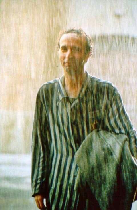 ImagenRetro's tweet photo. La vita è bella, 1997. 🎬 https://t.co/6Sxd6vRVbG