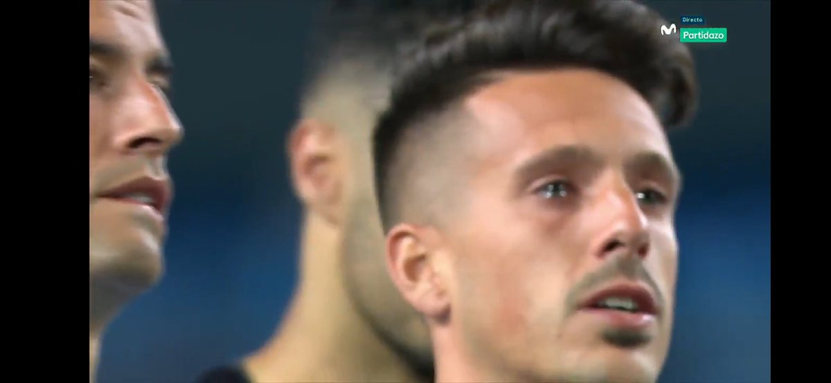 No os olvidéis de estas caras. Hoy dos de los nuestros, que se criaron en nuestra cantera y que lloraron con nosotros no van a ser inscritos por tener a un enfermo mental de dueño. Porque él para sus canchullos ha colado a un argelino por delante. No nos olvidemos de esto nunca.