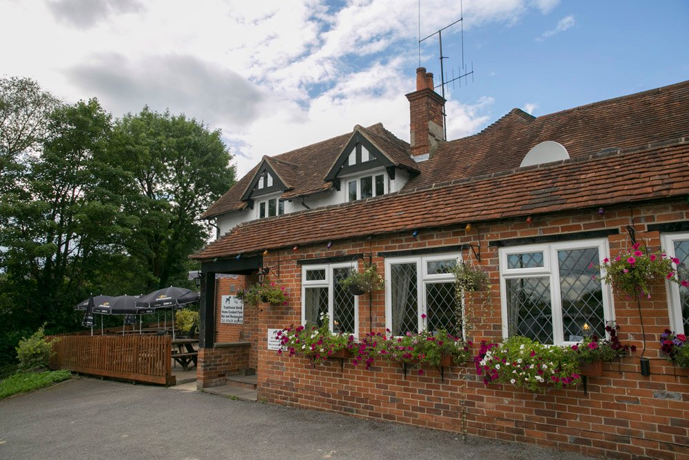 thespotteddogca's tweet photo. The kids are back to school on Wednesday, and if you want to treat yourself to a quiet #celebratory #lunch come to The Spotted Dog! See our #LunchTime #menu here: https://t.co/DthBT2NrKK https://t.co/xw6D4zUF7z