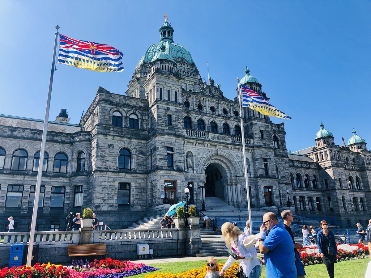 TeriMooring's tweet photo. What a lovely way to spend Labour Day! Thanks to @gvta, @sookekidsmatter, &amp; @BCTF63 for organizing the tent, and to the teachers who spent their day discussing #bced. I was even able to have a few words with the Premier&amp; the Minister of Finance. https://t.co/EXNbR51mx9