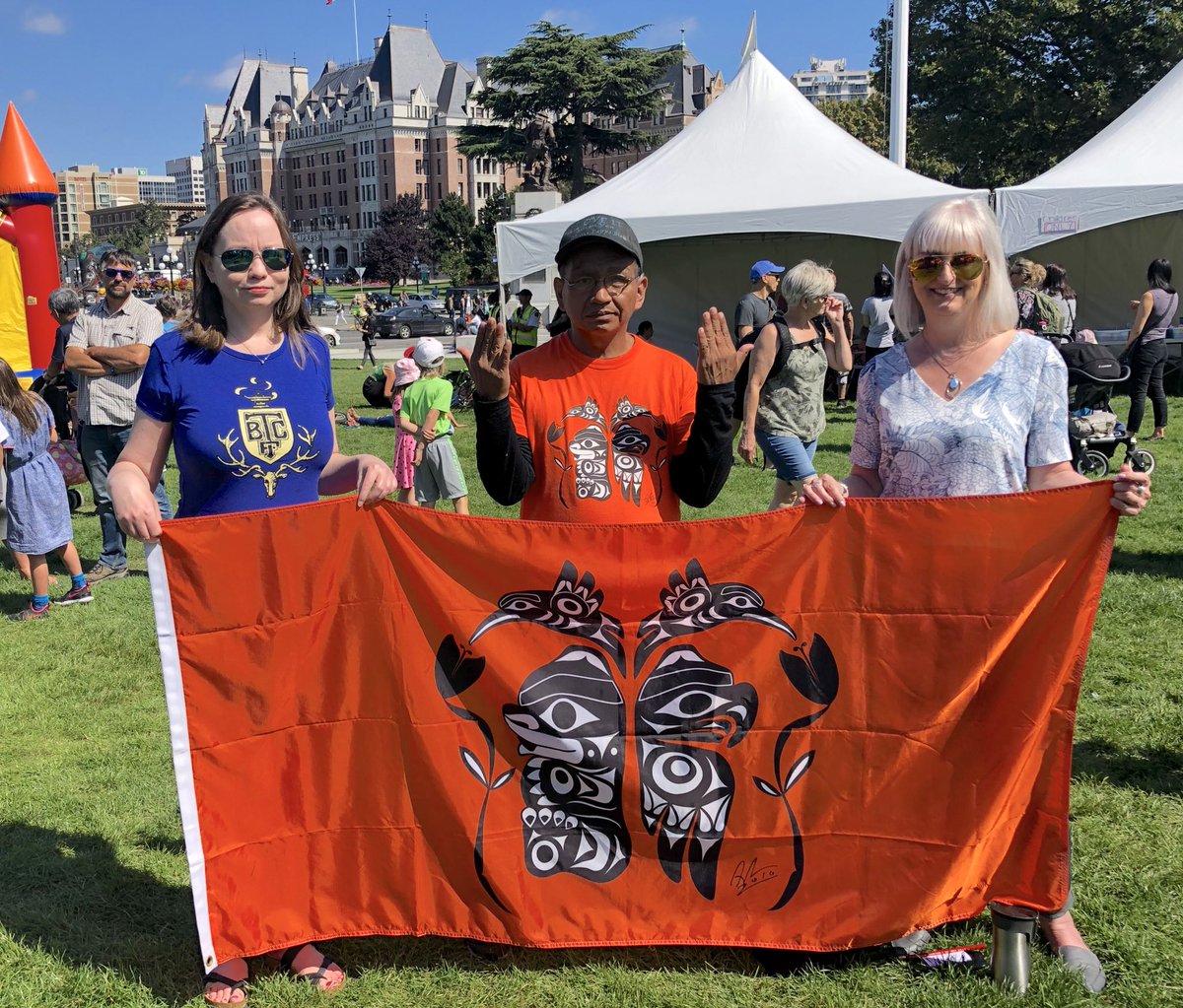 TeriMooring's tweet photo. What a lovely way to spend Labour Day! Thanks to @gvta, @sookekidsmatter, &amp; @BCTF63 for organizing the tent, and to the teachers who spent their day discussing #bced. I was even able to have a few words with the Premier&amp; the Minister of Finance. https://t.co/EXNbR51mx9
