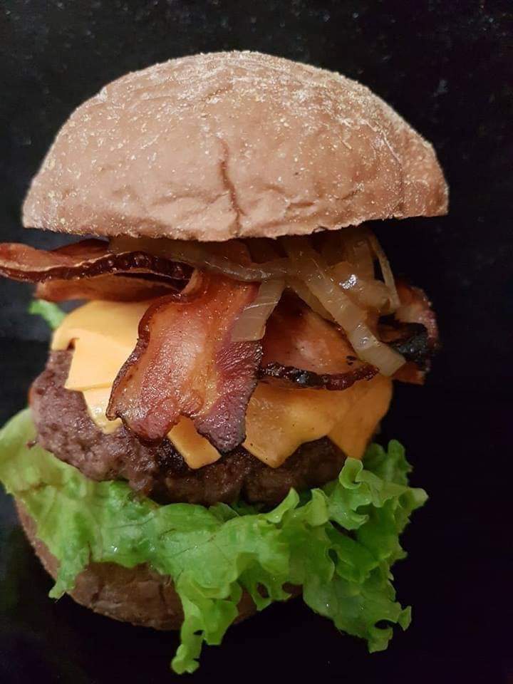 iloveburguerias's tweet photo. Xbacon nosso de cada dia, abençoai o início da nossa semana. Amém! #xbacon #baconevida #pornfood #comida #comidaporno #SegundaDetremuraSdv https://t.co/6OgbyzhgqA