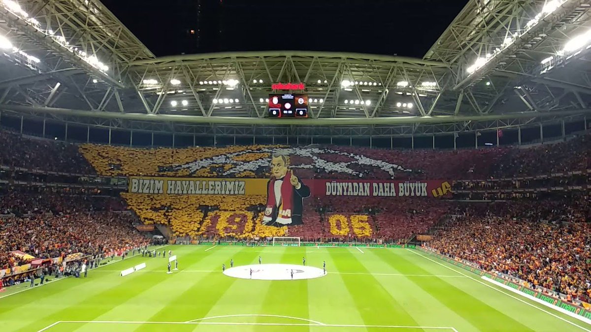 "Biz adı geçenlerin pek çoğuyla rakip bile değiliz, aynı şeyleri hiç yaşamadık. Aynı yollardan yürümedik, aynı yollardan da geçmedik, benzer başarılarımız da yok. Üstüne üstlük, rütbemiz de farklı..."

İYİ Kİ GALATASARAYLIYIZ!

#ultrAslan