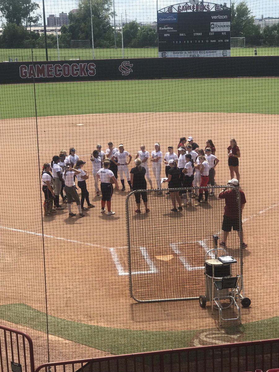 caydra27's tweet photo. had a great time at USC for d1 camp yesterday. go cocks!! @scsbcoach_bev @SBCoachNavi @KaelaJackson30 https://t.co/QvXjBJGlqX