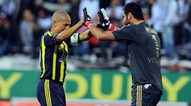 Alex10's tweet photo. Her şey için teşekkürler ve yeni görevinde bol şans diliyorum Volki (@1VolkanDEMIREL ) https://t.co/qvn0MmYU3E