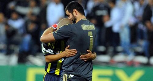 Alex10's tweet photo. Her şey için teşekkürler ve yeni görevinde bol şans diliyorum Volki (@1VolkanDEMIREL ) https://t.co/qvn0MmYU3E