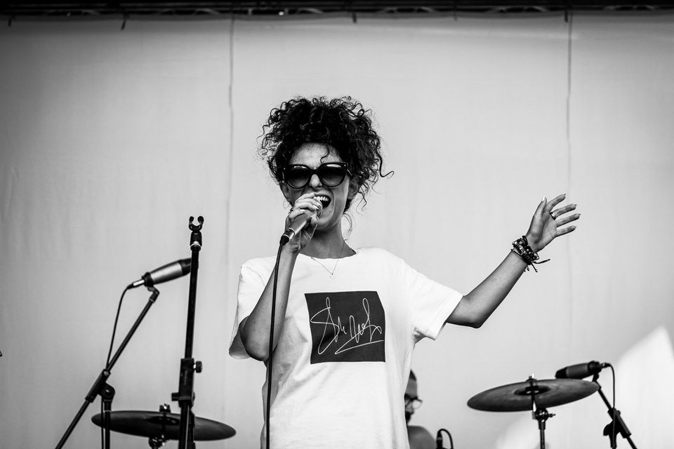 rua_royal's tweet photo. Some fun #pics made by Pixel Master Studio @RockFestAiciSeverin ! Global warming made us #hot 😀
At least the guys 😎
#soundcheck
#RUA #music #concert #rockfest #poprock #towarm #fun #happiness #love #peace #TranscendentLove #thesecondalbumontheway #ThisweekHorezu #RO #Severin https://t.co/U7Tg40dUuH