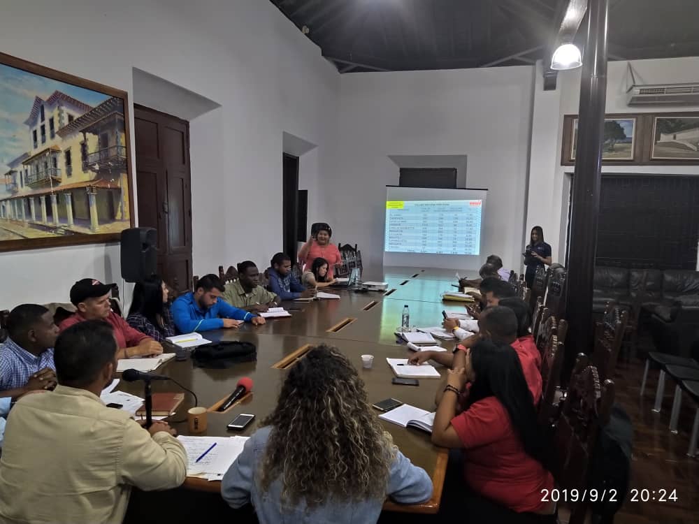 Reunión ordinaria del PSUV La Guaira para afinar estrategias y consolidar la victoria.

#VenezuelaHeroica