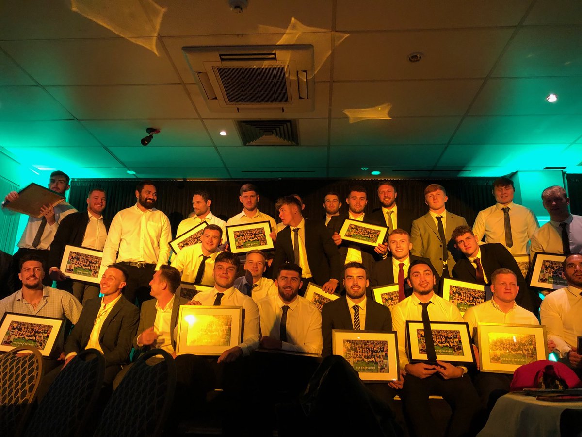 Sleeptight_Beds's tweet photo. “We’re Widnes vikings and we’re here to stay” ⁦@DaveroltRolty⁩ ⁦@WidnesRL⁩ #sleeptightbeds #sponsor #proudsponsor https://t.co/gZyyOrrVR3