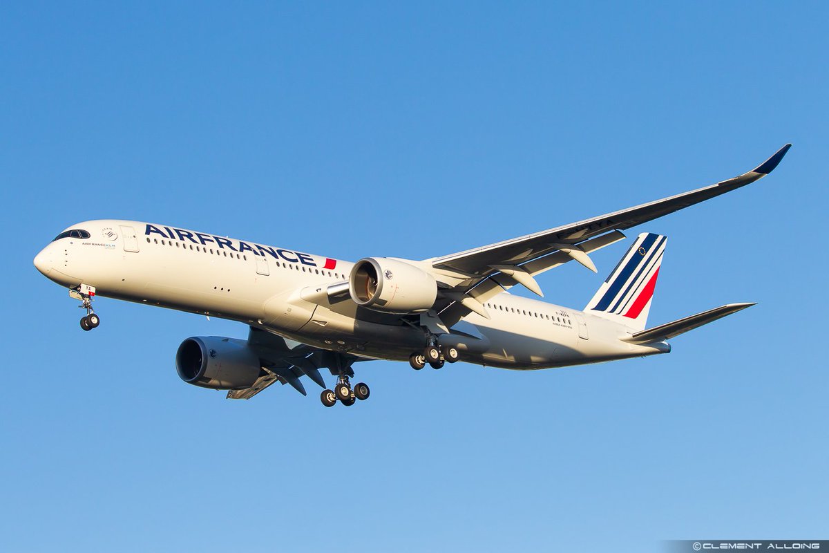 CAlloing's tweet photo. Just back from her second test flight on an amazing light ! First #Airbus #A350 for #AirFrance #FHTYA after performing photos/videos flight ! #avgeeks #avgeek #Toulouse @AFnewsroom https://t.co/VkFvMcgwou