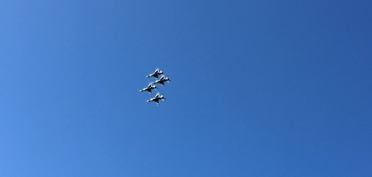 PBarzellato's tweet photo. Maverick and Goose at the air show today! https://t.co/nEYpYapydp