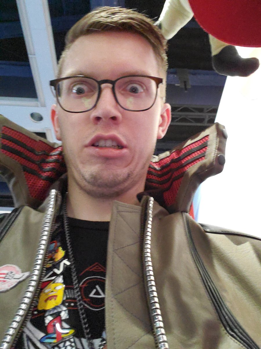 TheKyleRobin's tweet photo. Where you at?@CDPROJEKTRED @CyberpunkGame Came to PAX just for you! Flew from Ohio #PAXWest #cdprojektred #Cyberpunk2077 #CyberpunkCosplayContest https://t.co/tcQmQgZnen