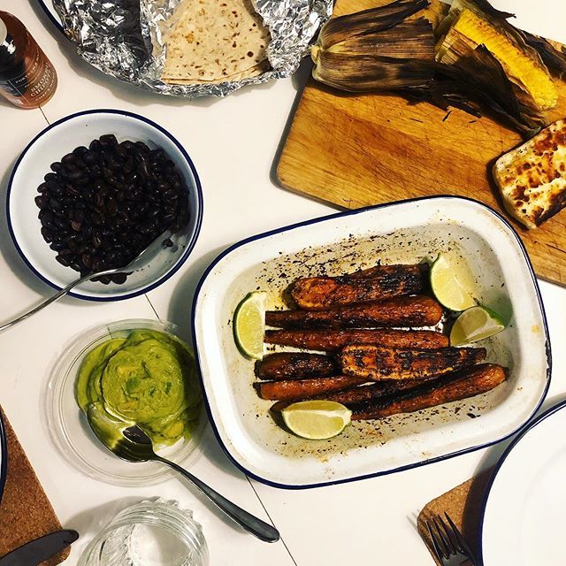 eatcolourfully's tweet photo. Barbecued carrot, corn &amp; halloumi DIY tacos https://t.co/tWc7b7QUjf https://t.co/jO3LINR1k8